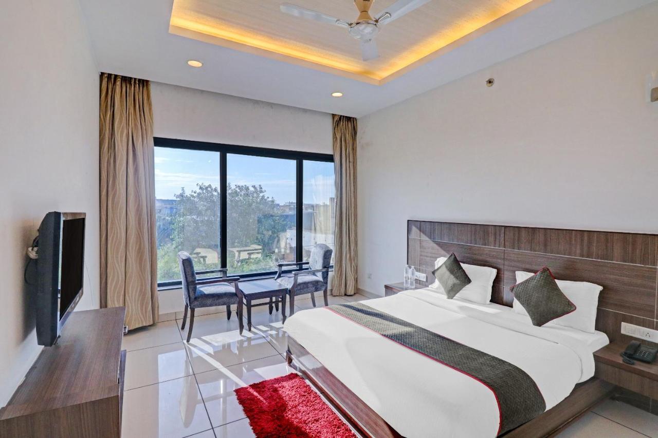 فندق Oyo Townhouse 484 Sanskriti دلهي المظهر الخارجي الصورة