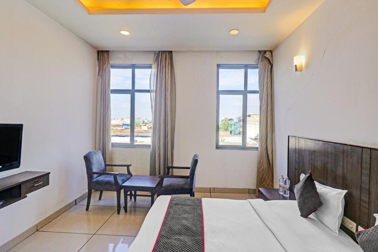 فندق Oyo Townhouse 484 Sanskriti دلهي المظهر الخارجي الصورة