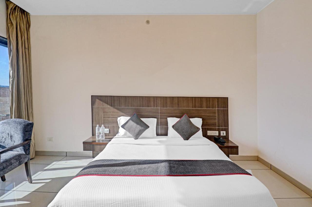 فندق Oyo Townhouse 484 Sanskriti دلهي المظهر الخارجي الصورة
