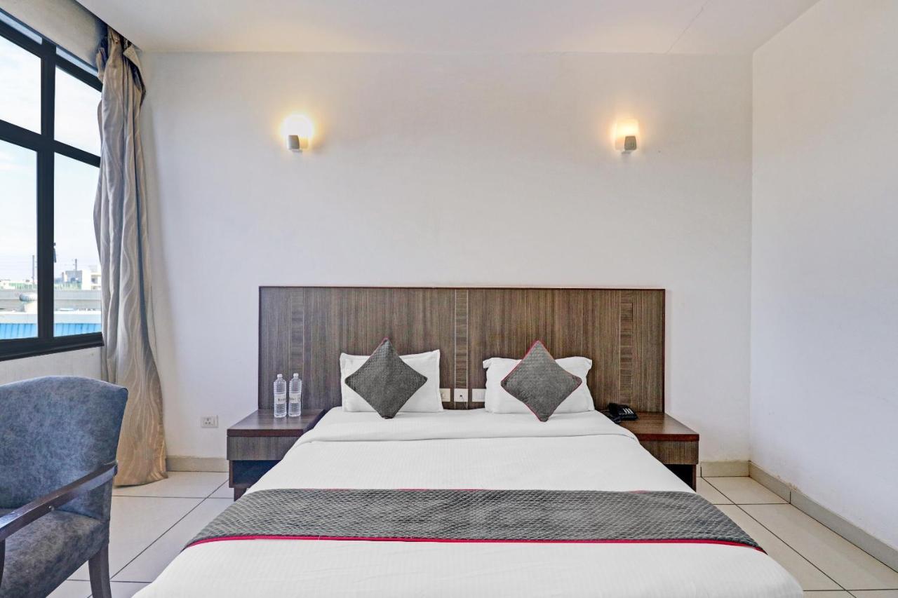 فندق Oyo Townhouse 484 Sanskriti دلهي المظهر الخارجي الصورة