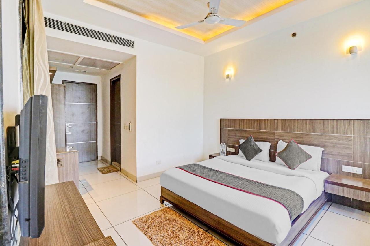 فندق Oyo Townhouse 484 Sanskriti دلهي المظهر الخارجي الصورة