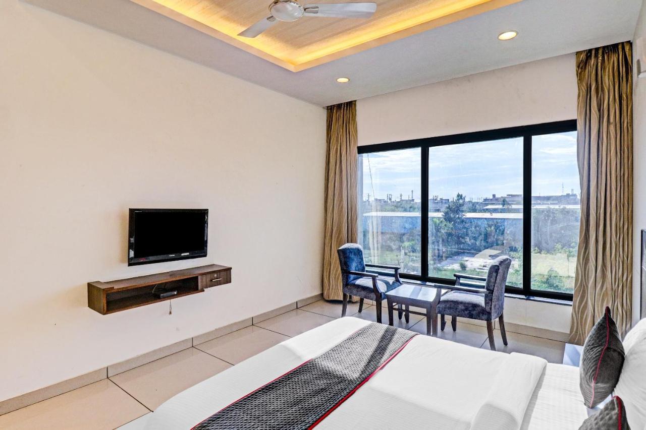 فندق Oyo Townhouse 484 Sanskriti دلهي المظهر الخارجي الصورة